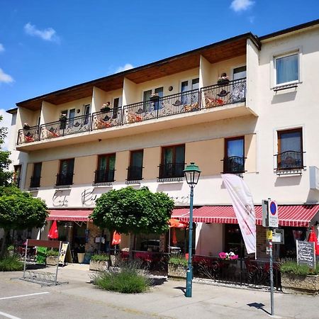 Hotel Koenig Stefan Bad Deutsch Altenburg Buitenkant foto